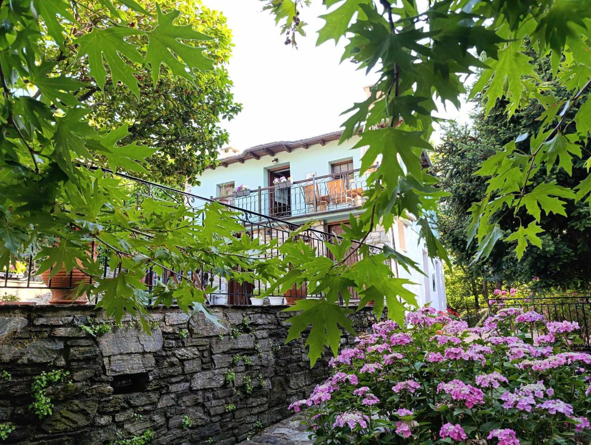 Μountain Whispers Apartment Mourésion Exterior foto